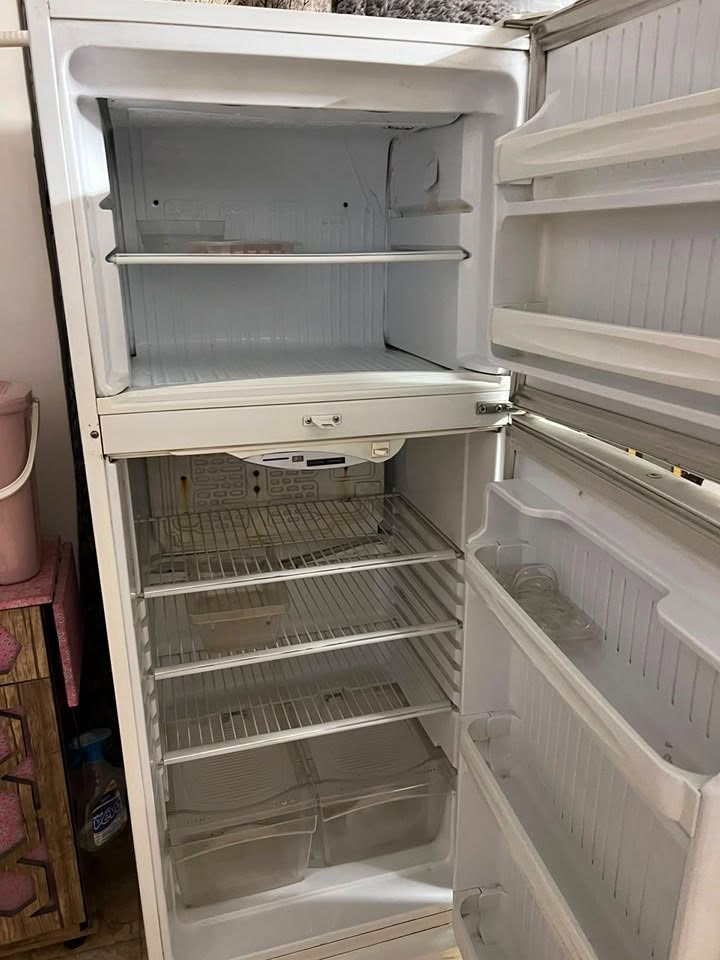 ثلاجة نوع CONCORD ❗️❗️❗️
مستعملة لـكن نضيفة جداً ومابيها اي مشكلة 

وهاي صورها سعرها 💸250 الف فقط✅✅

للتواصل *********** متوفر واتس ☎️📞
