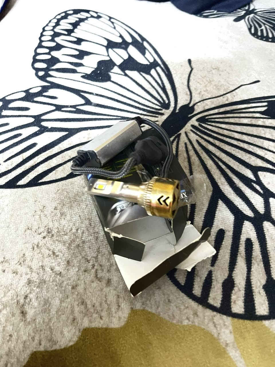 السلام عليكم غراض النترا  كله اصلي بس الفيب القاعده مال فيتب بم مال فورتي اصليه القبق الفوك تجاري بك لايتات اصليه بس واحد بي كسر صغير والثاني زلغ مابي الي يرديهن كلهن سعرهن مناسب ***********
