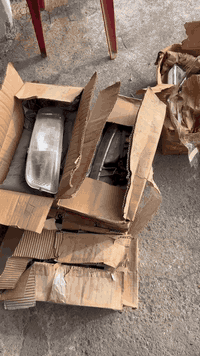 السلام علیکم اخوان انی عندی لایتات شوفرلیت الفینیە ٩ عدد موجود کل واحد...