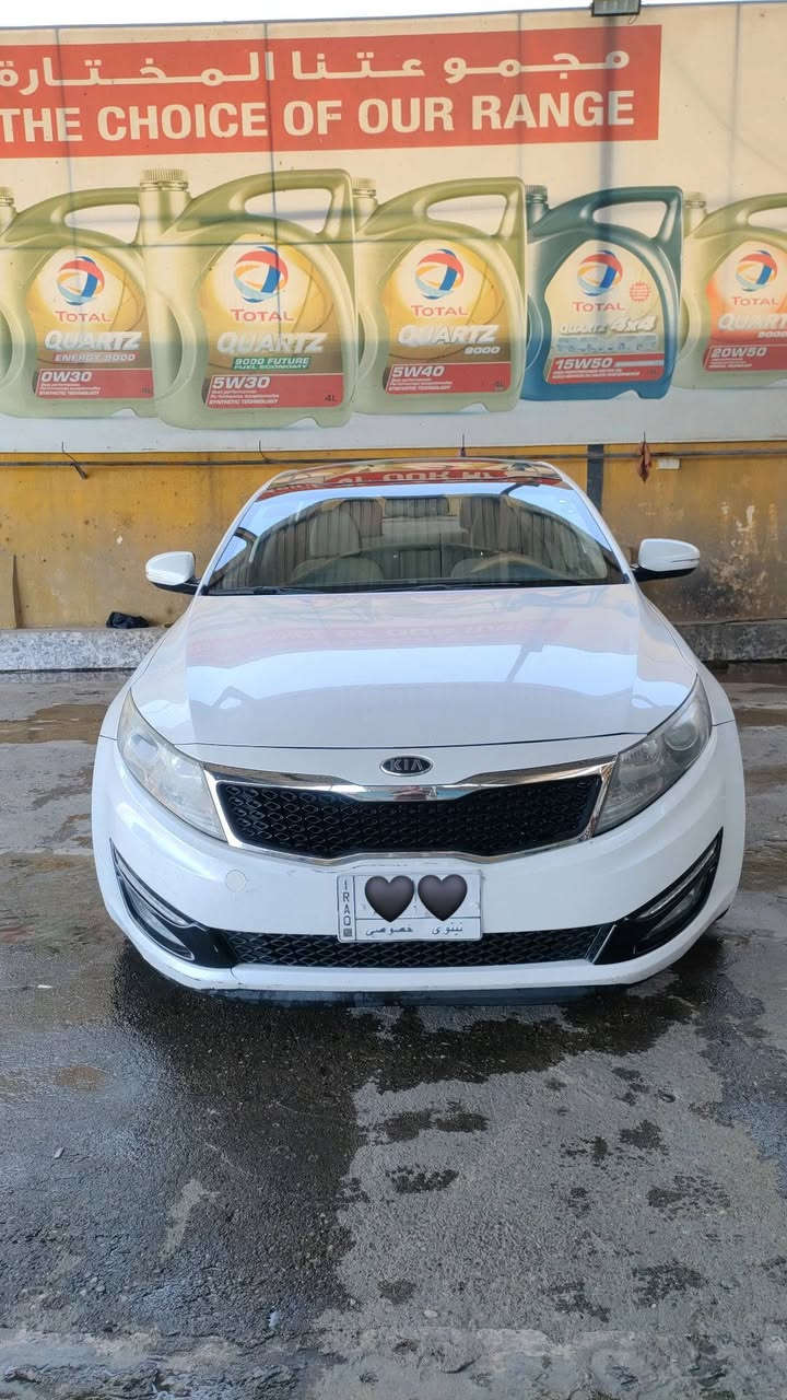 اوبتما خليجيه موديل 2011  السيارة نص فول بانوراما وشفتات ستيرن وقطعتين تبريد حساسات خلفيه وكامره بلادي  بدون صبغ بيها جاملغ مبدل اصلي محرك ما مفتوح گير و محرك شرط باسمي كابون بانزين بيها سنوية 2028 لو 2027 السعر 138 قابل للتفاوض . 
***********
متواجد فيس + ع الخط .
