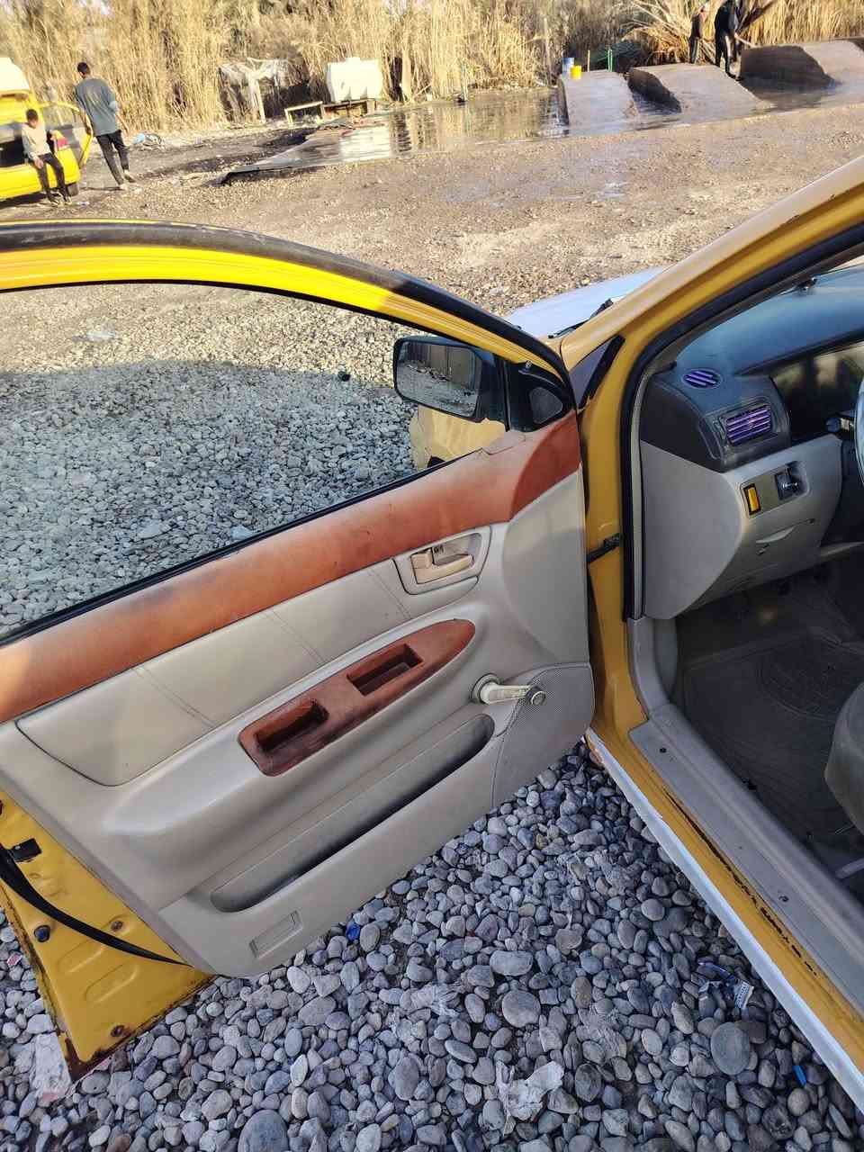 السلام عليكم بيوايدي مديل٢٠١٠ رقم نجف تحويل مباشر سنويه نهايه ال ٢٦ محرك حاويه صار اسبوع من شديته تخم تاير كهربائيات شغال سياره جاهزه للعمل مابيهه نقص مصفره بيع فقط بدون مراوس مكان السياره ديوانيه الحمزه الشرقي السعر ٢٨ للتواصل ***********
