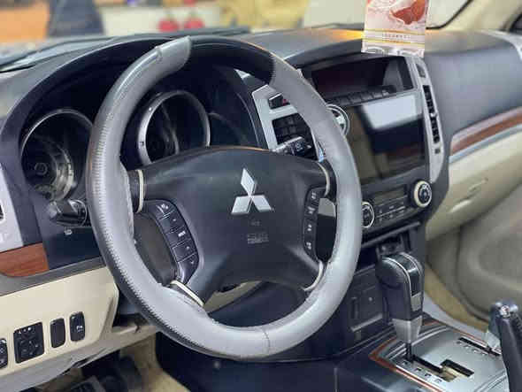 السلام عليكم 
باجيرو 
(حبتور GLS )
مديل 2008
رقم بغداد تحويل مباشر 
فول مواصفات 
تحكم ستيرن جهتين 
كروز سرعه
ثلاجة 
دمام خلفي 
كشنات جلد والكشنات كهرباء 
داخل بيجي 
مكينة 6 سلندر حجم 3000
فور ويل 4x4
دبل كير 
شاشة 
كامره 
سستم سماعات دمام 
لايت زنون 
لد امامي 
زراك لايت 
ويل كب كروم 
مري شفط كهرباء 
حساسات 
السيارة ماشية 110 كيلو 

السيارة جاهزة 

فقط دعاميات صبغ 

السعر 135 

العنوان الانبار عانه 

***********
