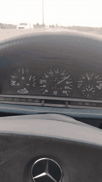 سلام عليكم مارسدس طيران ١٩٠ للبيع محرك ٤ سلندر كيراوتو موديل 91رقم اربيل ***********
