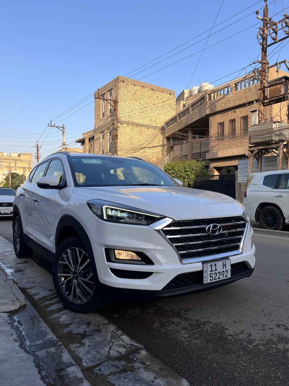توسان خليجي 2019 محرك 2000 دوش رقم بغداد سيارة فول مواصفات عدا الفتحة بصمة سايد بريك بالرجل دبل كشن كهرباء داخل جلد مود درايف شاحن لاسلكي تحكمات قطعتين تبريد كاملة بدون نقص ماشية 100 مكفولة من الضربة والحادث بيها قطعة وحدة صبغ اثر شخوط وتقشير العنوان بغداد المنصور هاتف *********** 
السعر 178 بيها مجال بسيط
