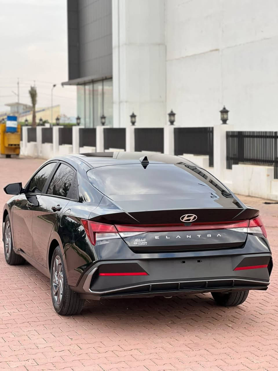 السلام عليكم 
للبيع هونداي النترا اسود 2024 SEL
محرك 20 دوش
ماشي 23 الف ميل 
سيارة بدون قطرة صبغ شرط 
بس بيها راس بنيد تعديل 
ارباك بس ستيرن طاك 
سياره بدون كلير أمريكي شرط
سياره بدون شخوط و رصعات و بقصات 
سياره بدون رقم ترقيم شمالي فقط 
تكلفة رقم 11.5 ورقه ونص
ملاحظة صوار حادث موجوده في المنشور 

السعر قفل 142 ورقه بدون اي مجال رجاء
اي استفسار عن سيارة خاص مفتوح 
اخوكم ديار ابو عمر 
*********** واتساب 
*********** 
عنوان أربيل معارض السيارات شارع 100
