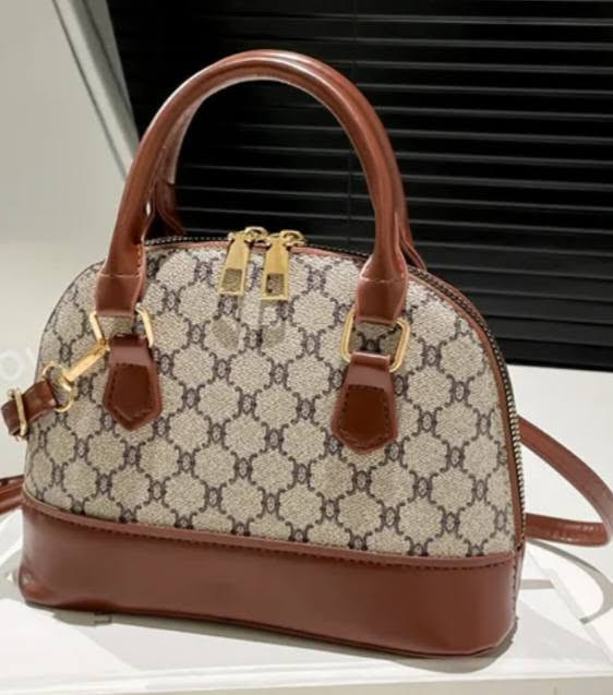 بنات، إذا تحبين الستايل الراقي والسعر المناسب، هاي الشنط إلكم 🤎✨
👜 تصميم فاخر يبين من أول نظرة
🤎 خامة ممتازة وتشطيب نظيف
✨ تنلبس بالدوام، الجامعة، السوق، والمناسبات
😍 خفيفة، عملية، ومساحتها مرتبة لكل أغراضج
💥 والأحلى؟ السعر مفاجأة! 💰 القطعة بـس 20 ألف دينار فقط 😍
📦 توصيل لكل محافظات العراق
🚚 الدفع عند الاستلام متوفر
⚠️ الكمية محدودة، وأول ما تخلص ما نضمن توفرها مرة ثانية.
📩 راسلينا هسه واحجزي قبل النفاد، أو اكتبي (أريد) بالتعليقات ونراسلج مباشرة. 🤎✨


**إذا كنت صاحب هذا الإعلان وتريد حذفه لأي سبب، رجاءا أرسل رسالة إلى الدعم الفني**