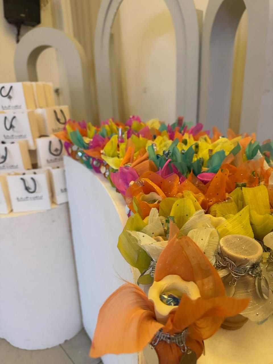 توزيعات حنه قاروره واللوان دماار كلش انغرمت بيها


**إذا كنت صاحب هذا الإعلان وتريد حذفه لأي سبب، رجاءا أرسل رسالة إلى الدعم الفني**