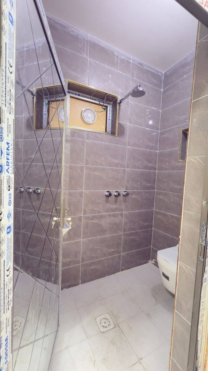 للبيع للبيع 
80 متر  وجه 4 نزال 20
بناء 2025. 
نضام الكامرات والسبالت دفن 
المحتويات  
مطبخ
استقبال
غرف نوم 3
منور
حمام عدد 2 
الموقع الغزالية مدير الامن

للاستفسار اكثر يرجى زياره مكتب المنصور للتسويق العقاري الكائن في الغزاليه شارع العام مقابل ماركت الساعه او الاتصال على الارقام التاليه...

***********
***********

#للبيع_عقارات_الغزالية #عقارات_الغزاليه_مدير_الامن_مربع_الطاقه_شارع_البداله_الكفاءات #عقارات_الغزالية_بيع_وشراء #فتوح_للعقار #عقارت_حي_الجامعه #عقارات_العامريه #عقارات_القادسية #للبيع_ولايجار #_تسويق_عقاري #هاتف
