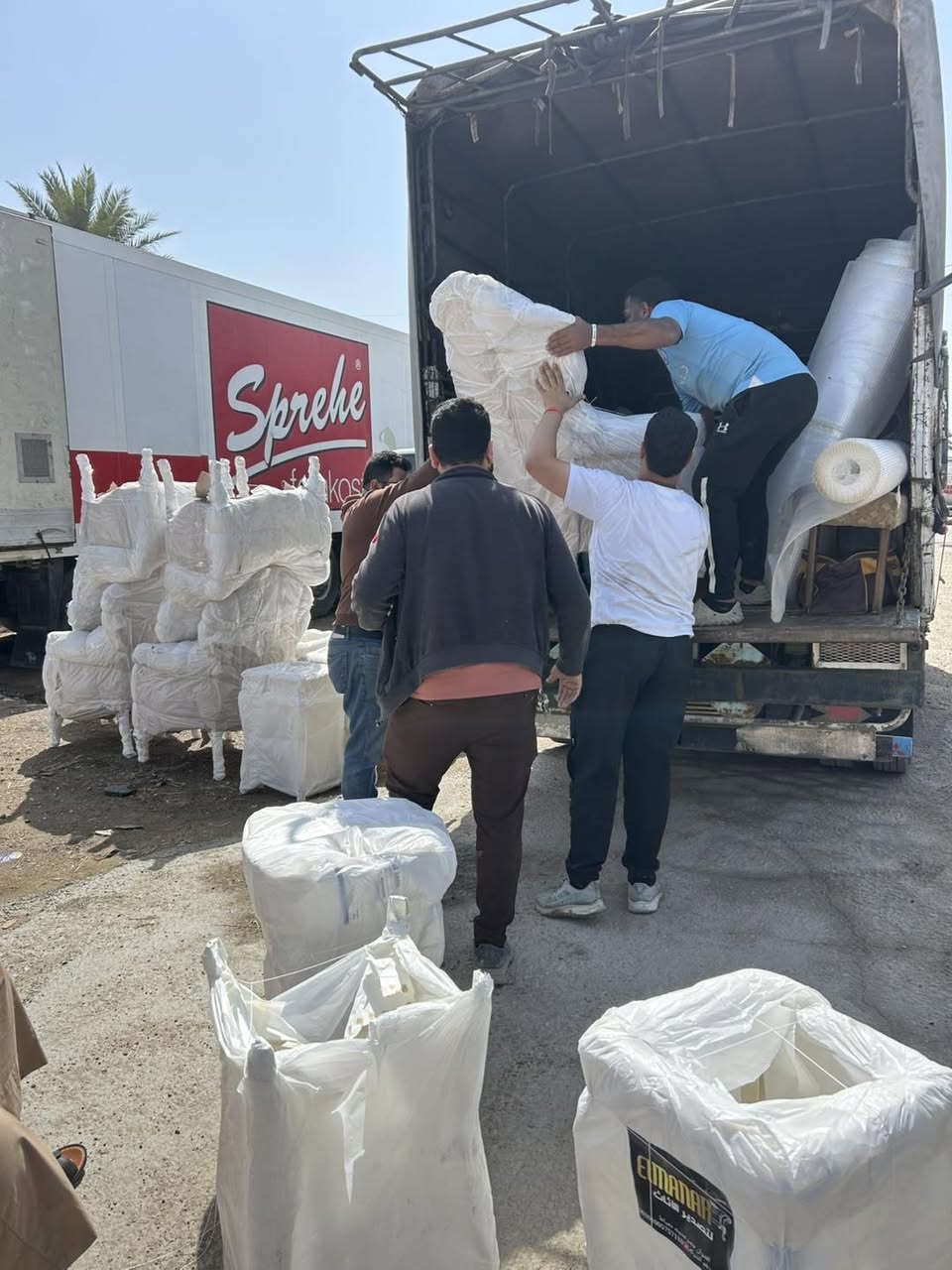 حاير بنقل اثاث بيتك الحل يمنه 
  
#ملاحضه لا يحتاج موافقات امنيه  للنقل داخل  بغداد او  إلى كافة محافظات العراق الحبيب  

خدمة فتح ونقل الأثاث  (اختصاصنه) راح تلاحضون 

طريقه تغليف الأثاث  بالكامل بكوادر مختصه 

#ملاحضه كوادرنا متمرسين وذو خبره عاليه 

#خدماتنا_نقل_اثاث_بيتك_بامأن_
‏‎

#لـسـنـا_ألـوحـيـدون_لـكـنـنــا_ألــافـــضـل

1️⃣خدمة فتح ونقل وشد جميع الغرف
2️⃣ خدمة فتح وغسل وشد  السبالت 
3️⃣ خدمة  فتح جميع المطابخ الألمنيوم  او HDF
4️⃣ خدمة  تغليف الأثاث الحساس 
5️⃣ خدمة فتح جميع الاجهزة الكهربائيه

#كل #الي #عليك #بس #تتصل #والكادر #يوصلك #للباب 

‏‎للحجز والاستفسار مراسلة الصفحة او الاتصال ... واتساب 
***********
***********
