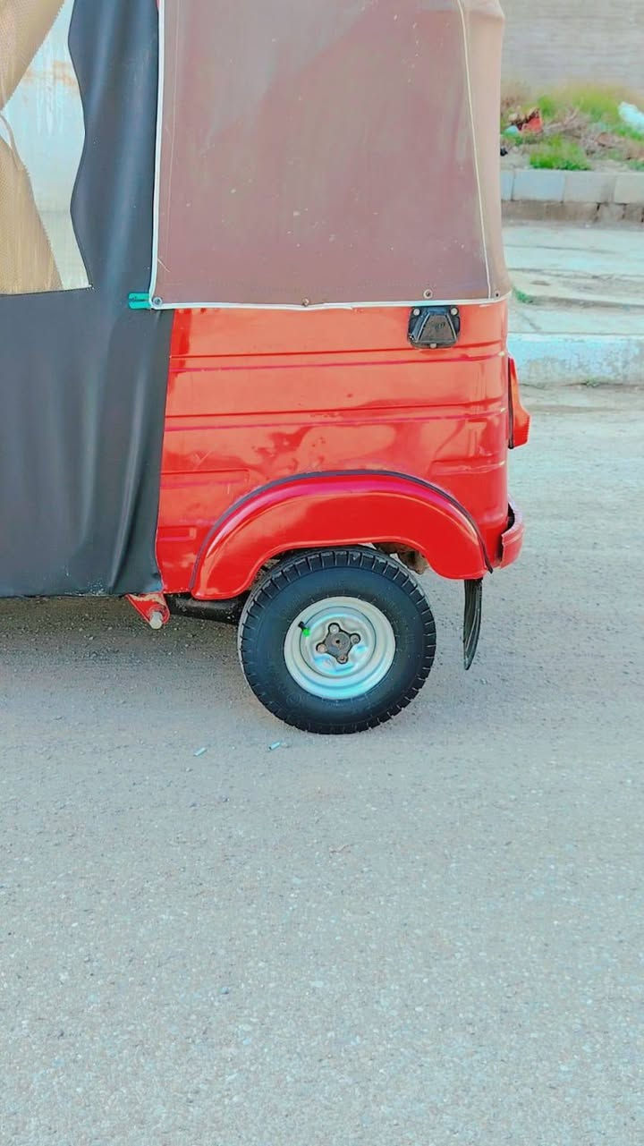 تكتك للبيع 2018السعر 6مكاني بعقوبة ***********
