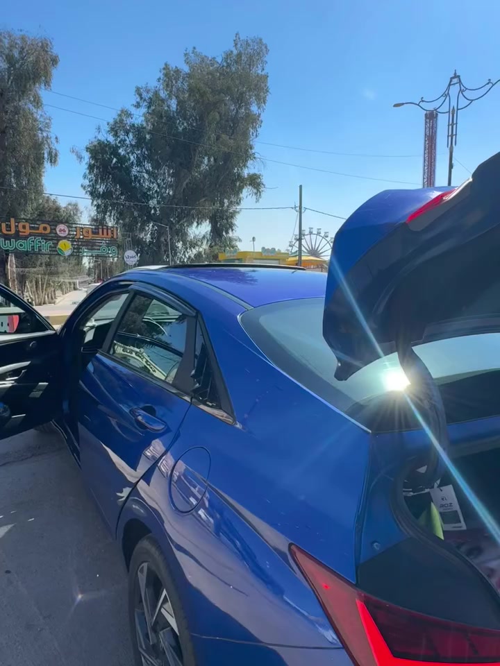 سياره مديل 2024 
ضرر جماغين كدام وبوند وبابين السايق والوراه وجماغ الخلفي 
لغدً من كدام بيها من جها وحده شواصي مابيهم شي شرط 
فتحه بصمه تشغيل عن بعد هوتو بريك هندبريك بصمه زينون ماشي 60 مايل رقم جديد سمويه جديد هزه جديد وفحص جديد تحويل وكاله حاضر غرامات صفر تاير باتري جديد يربكات استيرن وبرده فقط وراجع سستم تحديد مسار شاشه متصله رادار امامي خلفي جانبي تشغيل عن بعد ويل كم اصلي مال 24 السعر 130 ورقه معارض بتكسي وبيها مجال  بسيط  ***********
