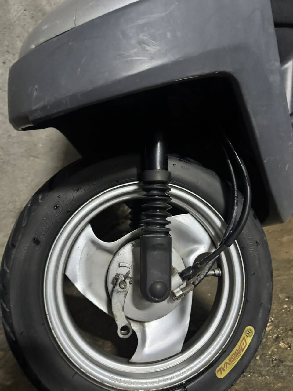 دراجه بطه للبيع كهربائياتها كله شغاله  ماذب ربع عليها  مطلعه ع أيدي من لمعرض مجفتها مرا وحده والله شاهد تجفيت اصلي دراجه كلش نظيفه    لعنوان كربلاء قرب مدينت زائرين فريحه 

رقمي *********** 
                                       لسعر 450
