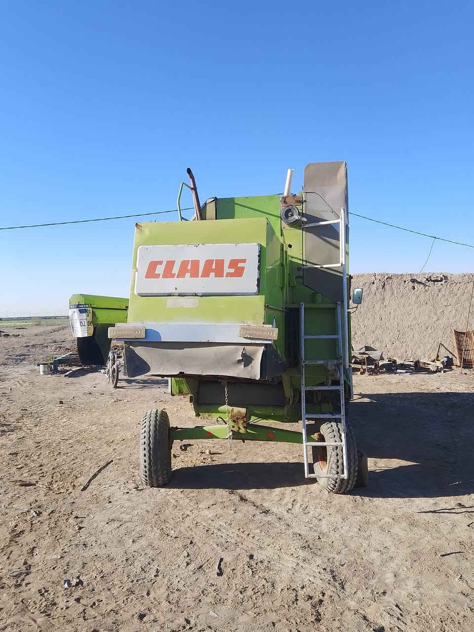 سلام عليكم حاصده للبيع جاهزه للعمل مكينه طرح لا بخار ولا تنقيص موديل 90منفيز رقمهه نجف بسمي مداور مكينه جاهزه وحلوه مكانهه سماوه رميثه ***********بي واتساب
