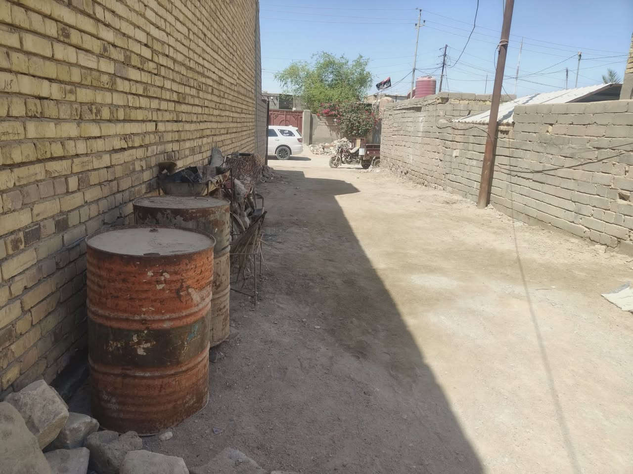بيت للبيع زراعيه  
مساحه 200 ركن عل شارعين  مع قطعه مقدمه ١٠٠متر

عنوان سوق الشيوخ   دجيل

سعر ٦٧وبيه مجال للشراي 

لاستفسار والتواصل خاص او على الارقام لتالي *********** او ***********

نستقبل كافه العروض الطابو والزراعي بيع وشراء في جميع مناطق سوك الشيوخ في مكتب حجي خير الله
