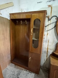 خزانة زاوية • نجف