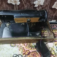 مكينة خياطه للبيع شغاله كلشي ما بيه السعر 25 قفل رقم الهاتف /077748825...