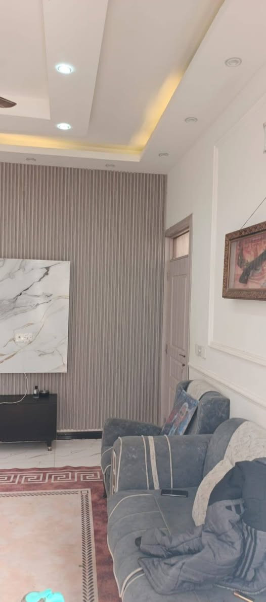 ١٢٠متر  بيع مستعجل السعر ٦٨مليون
بصف مقاطعة ٣ع١٠ ومقابيل مدرسة الإحسان 
استقبال ومطبخ وحمام ومنور وغرفة نوم وبيتونه كبيره وحديقه وتواليت خارجي مدخلين الوجها ٨امتار ونصف 
***********وتساب
