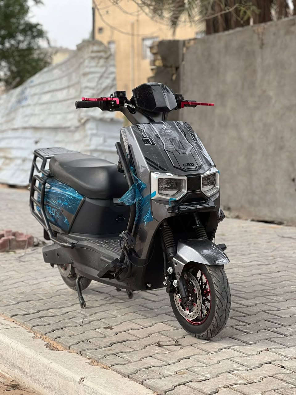 سلام عليكم شباب دراجه شحن للبيع نوع سكنس  زيرو زيرو غير مستخدم من المعرض البيت الله 
شاهد  بعدها وكاله ولا شحنه مشحونه ابد 
  الله  شاهد وصل معرض موجود ابسمي  مواصفاتها
الموديل2026
بطاريات 6 دبل 
التحويلات4
السرعه75 حقيقي معا الوزن 
شاشه تاب تعرض الك لاعطالً ان وجدت 
اشاير رباعيه 
شاحنه اصليه 
تشغيل عن بعد 
تشغيل كارت 
بصمات 2 
سويجات 2
كارتات الذكي 2
نضام السرقه 
مري أصليات 
تحمل شخصين 
تايرات جوبلس تحمل وزن عالي جداً
لونها مميز 
قفل ستيرن 
لونها مميز كلش 
استان تعليك /استان صفح 
لايتات زنوزن قويه جدا
الدراجه مدرعه بل كامل 360درجه

 اي استفسار اتصال 

***********

العنوان بغداد
