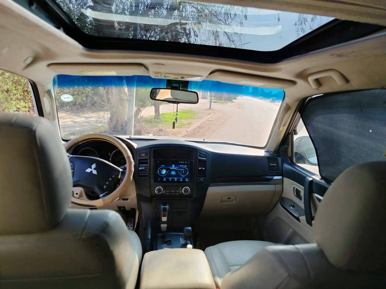 سلام عليكم 
باجيرو2013 للبيع كفاله عامه 
ماشيه ١١٣
العنوان تقاطع النهروان القريه النفطيه 
للأستفسار 
***********
***********
