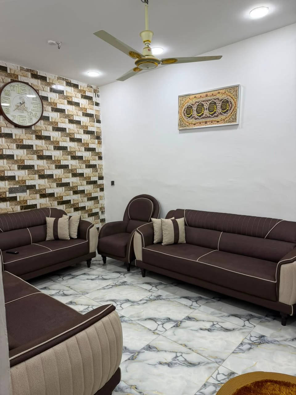 مشتمل ١٠٠م ب حي الخضراء متكون من غرفه نوم z وحمام ومطبخ وطرمه ومغاسل خارجيه لا يوجد فيه درج ولا بيتونه فقط مشتمل عادي لحد يجي ويسال ويكون شنو وشنو بي راسلوني واستفسرو وادز الكم رقم ابو بيت 
سعره ٤٢ وبي مجال للشراي الي مشتري لا يتعبني رحمه لااهلك


**إذا كنت صاحب هذا الإعلان وتريد حذفه لأي سبب، رجاءا أرسل رسالة إلى الدعم الفني**