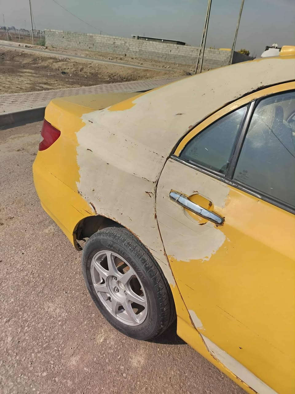 السلام عليكم بي واي دي F3 للبيع
مكان السيارة الديوانية
مصفرة هيئة وغرامات
رقم انكليزي
السيارة مالكها موجود
السيارة معمرة عوزها صبغ
للأستفسار ***********
مكينة وكير خير من الله
