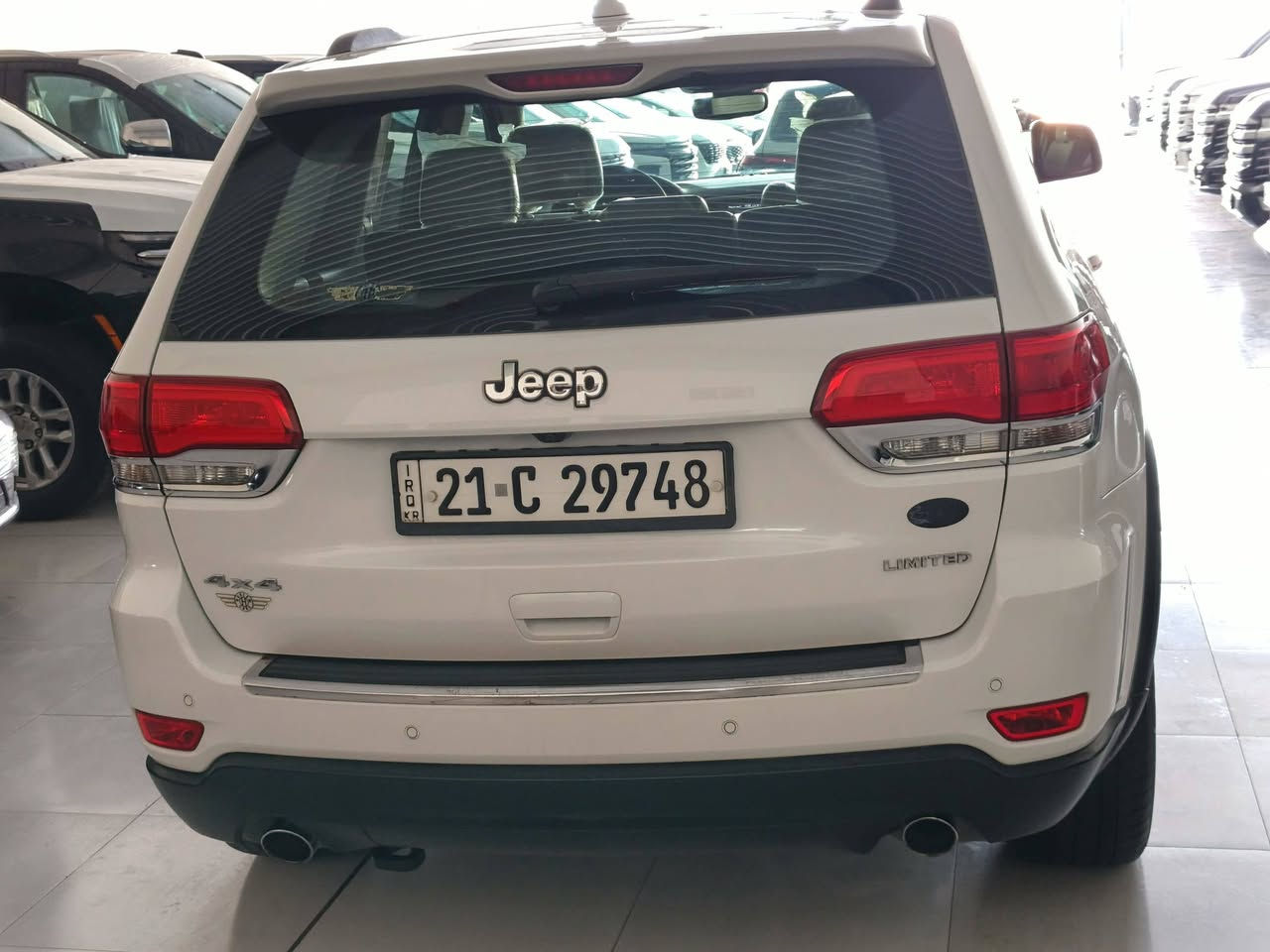 السلام عليكم
جيب لمتد جديد تمشي  بالشهر (اسبوع فقط)
الموديل :2017 (خليجي)
الحاله : كلين تايتل
اللون: ابيض
المحرك : V6.  3.6L .
العداد : 101 الف كيلو وليس ميل
الرقم  :  سليمانية بااسمي
المواصفات
داخل بيجي
دفع رباعي 4x4 .
ويل قياس 20 انج .
سقف بانوراما .
شاشه.
نظام التعليق هوائي (جكات) .
ستيرن كهربائي .
تشغيل عن بعد .
صندوق كهربائي .
حفظ وضعيات الجلوس (ميموري) .
المقاعد الأمامية كهربائية .
المقاعد الأمامية تدفئة .تبريد
سستم صوت .
حساسات أمامية
حساسات خلفية .
كاميرا خلفية ..
المرايا الجانبية قابلة للطي .
مرايا متحسسه للضوء العالي .
مانع تصادم خلفي  .
بلوتوث تلفون .
محدد سرعة .
نظام التشغيل والاطفاء الاوتوماتيكي ( Auto Start System ) .
جكات السياره انسه الطسه ومبدلات جدد موبار
(وغيرها مواصفات لمتد المعروفه)
شارع الوفود /مكان السياره البصرة
السعر  للشراي  يختلف  يخابر ويدلل اخوتنه
للاستفسار : *********** اتصال +واتس اب
اتصال فقط: ***********
