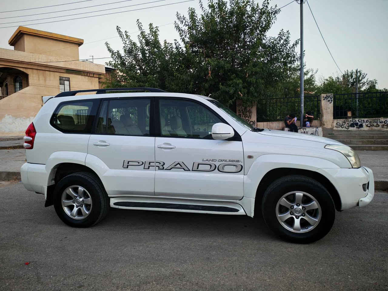 TOYOTA PRADO 2009
ئۆتۆمبێلێکی زۆر خاوێنە ماڵی دۆستە

6 پستۆنە
دەبڵ تانکیە
سلاید
دەبڵ ئەکسڵە
7 نەفەریە
سیستەمی خازی هەیە 
گێر و مەکینە بە شەرت
ئەکسلی بە شەرت
2 پارچەی هەیە
 دەرکەی لای شۆفێر چامڵخی پێشەوە لای شۆفێر
هەندێک دەست کاری دەوێ
خرامەی لەسەرە پاش معمەلە وەری دەگریەوە
شوێن هەولێر 
ژ.م (*********** / ***********)
__________________________________
تويوتا برادو 2009 (TOYOTA PRADO 2009)
السيارة نظيفة جداً وتحت إستخدام شخصي
(مال بيت).
​المحرك: 6 سلندر
​خزان الوقود (دبل تانکی)
​الفتحة: سلايد (فتحة سقف).
​نظام الدفع (دبل أكسل).
مزودة بنظام غاز
​السعة(7 نفري).

​تفاصيل إضافية:
​المحرك والجير (الكير) بشرط الفحص.
​الأكسل بشرط الفحص.
​الصبغ/الأضرار: تحتوي على قطعتين صبغ (باب السائق والجنح/الدمام الأمامي من جهة السائق).
​تحتاج إلى بعض التعديلات البسيطة.
​الغرامات المرورية تقع على عاتق البائع بعد إتمام المعاملة.
​الموقع: أربيل (اربیل).
​للتواصل والاستفسار:
(*********** / ***********) أربيل, العراق
