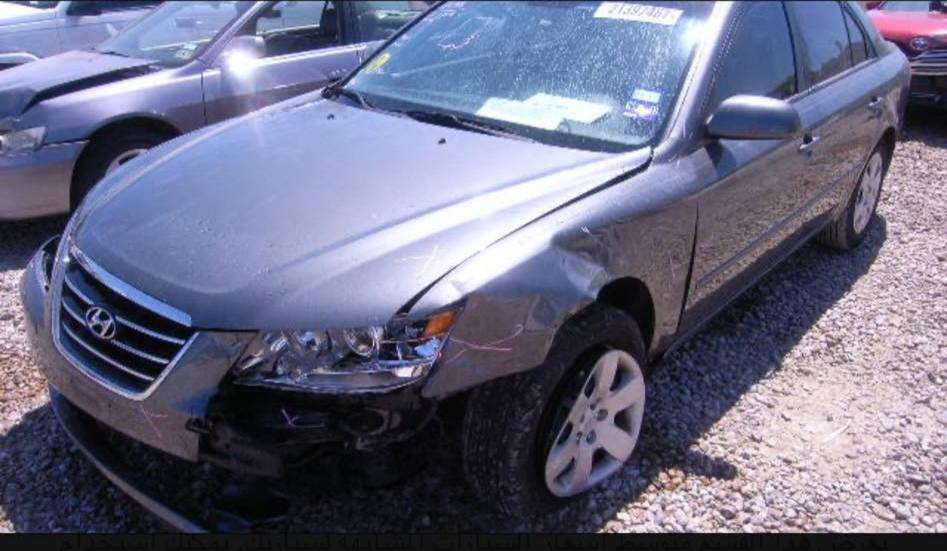 سوناتا 2010 محرك 2400  كلشي بيها كامل نقصها غاز لان بدلت فريز 
رقم بغداد بأسمي ليبل واحد وسونار موجود ضررها جاملغ ايسر و3 قطع كلير بدون لا ضربه ولا شي طخات عاديه بسيطه السياره محتاجلها بوليش والباقي كامل من تخم تاير وصدر حته راديتر امامي وتدفئه جدد الله شاهد 

السعر 112 وبيها مجال السياره ما تضم نفسها غير هالكلام شتريد حاضر مكاني ديالى الخالص
***********
