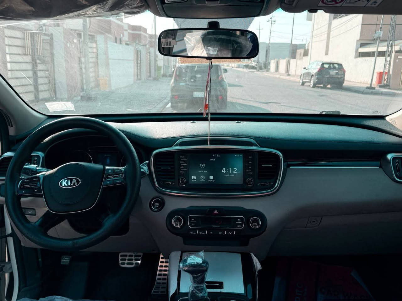 سورنتو موديل 2020ماشيه74الف فول مواصفات عده البانوراما رقم واسط بسمي رقم وهزه جديد مكان ديوانية مكفولة كفالة عامه بسمي السعر 267وبيها مجال قليل رقم صاحب السيارة ***********
