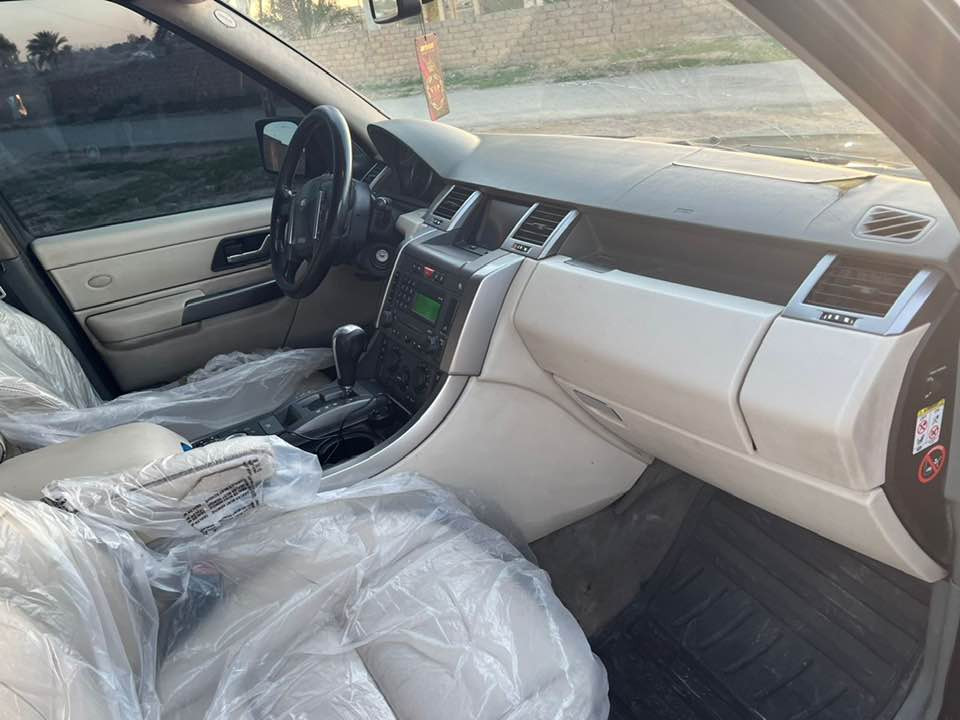 للبيع 
راج 
موديل 2008 سياحي بدون كص 
محرك كاز 
محرك كير شرط 
تخم تاير جديد
لو كير جديد
صدر امامي خلي جديد
تبريد ثلج تدفئه شغاله 
السيآره جديده بمعنى الكلمه آحلا من آلصور مكان السيآره تكريت الأستفسار آتصل ع صاحبها 
***********
