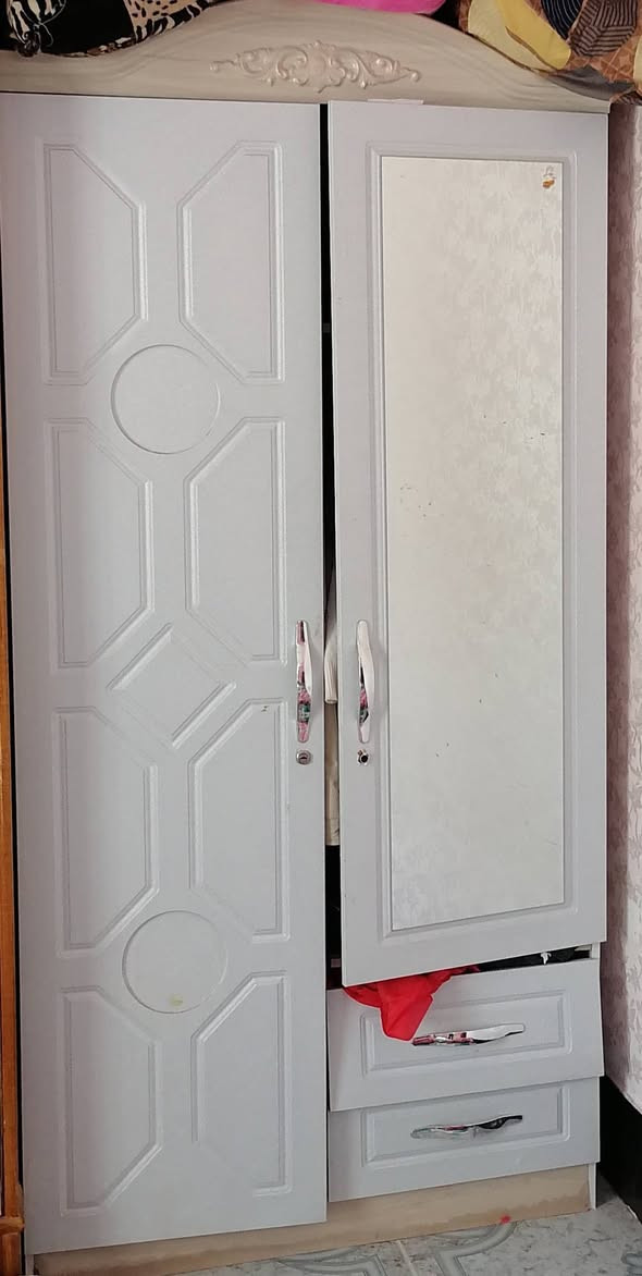 للبيع
الكنتور الصاجي ب 250 الف 
الابيض 125 الف 
***********
