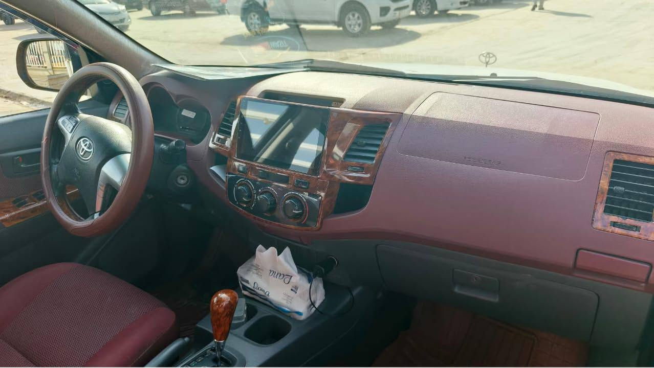 سلام عليكم
للبيع تيوتا هيلوكس 
موديل2015  ✅     
تخم تاير حداديه 🛞
كير أوتماتيك 🎚️  
اواكس بلوتوث 
اشاير بامري ⁉️
رقم واسط ✅
كفالة من الصبغ والتبديل 
السعر245 مجال بسيط 💵
 📍المكان واسط الاحرار 
للاتصال ‭
‏‭***********
