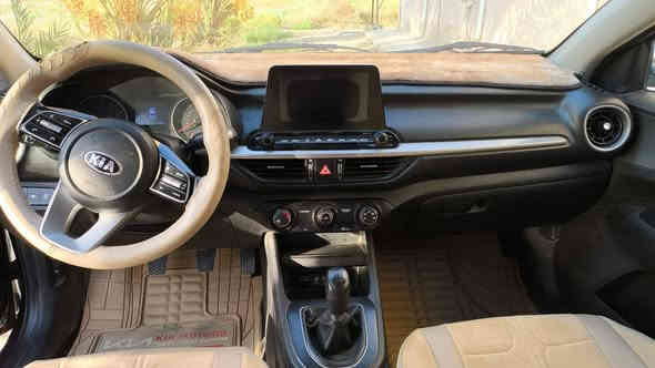 السلام عليكم فورتي مديل ٢٠
مكينه ٢٠٠٠ شاشه  كامره تحكمات  
السعر ١١٥ وبيها مجال بيع مستعجل 
كير عادي ست نمر
***********
