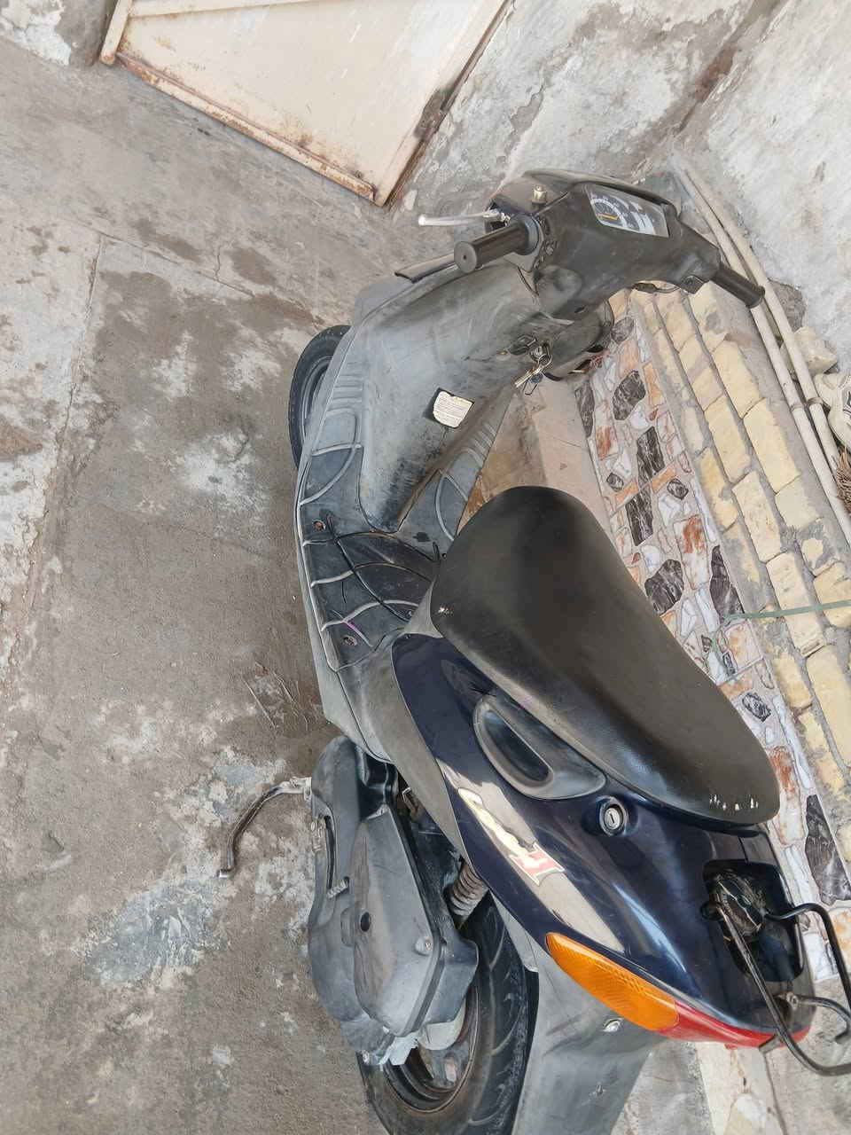 سلام عليكم دراجه ساسوكي للبيع مشتريه وكيل صارلي من مطلعه 6تشر بيه وراق نضيفه ما مفتوحه السعر 400وبيه مجال *********** ميسان حي الفاطميه
