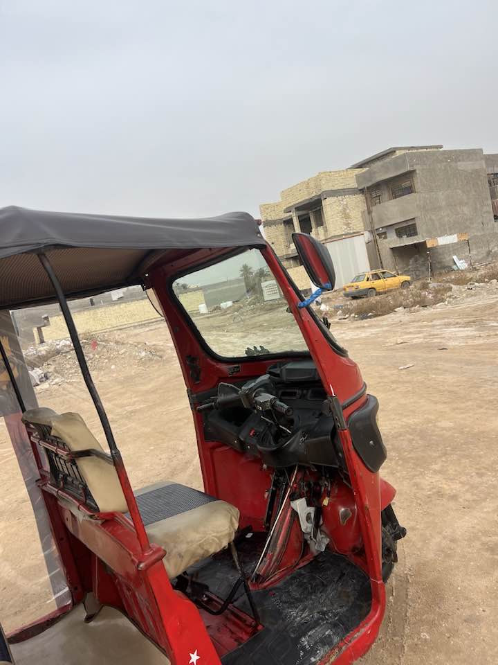 سلام عليكم ورحمة الله وبركاته عندي تك تك للبيع تي في اس  موديل ٢٠١٩ داخله بشهر ١٢بل عشرين تعبر  اوراق كامله مكينه ٢١ وعشرين جديده كهربائي شغاله دوسات معمره لاضربه ولا صبغ تكتك خير من الله كبل للشارع سعر تلاثه ملاين ونص وبه مجال مكان بغداد المحموديه 
*********** موجود تصال واساب
