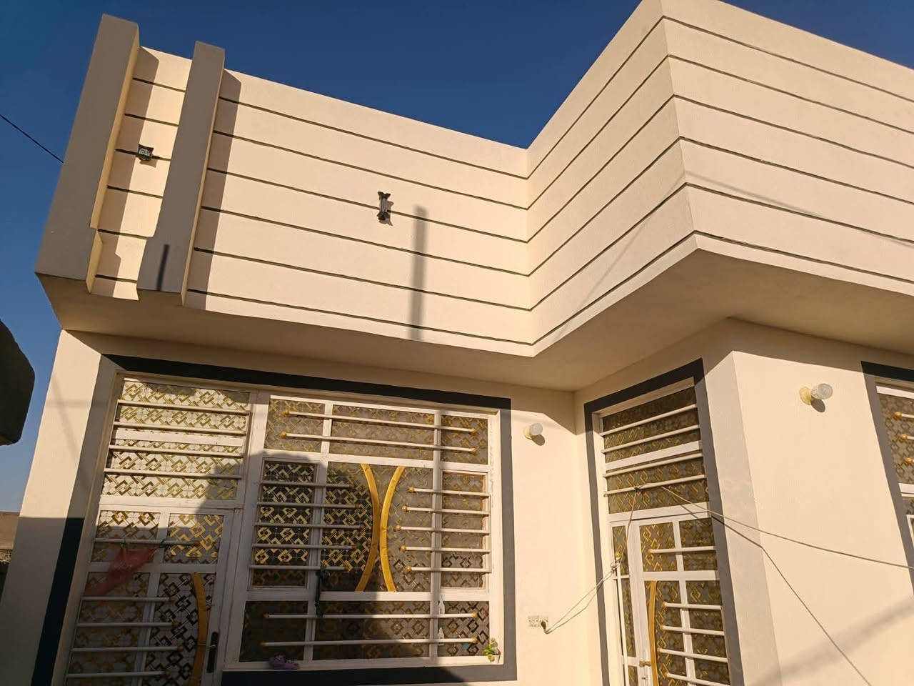 دار للبيع المساحه 200متر طابو زراعي سند 25 تحويل مباشر العنوان بدايه النيل يبعد عن الجزائر خمس دقائق السعر يرهم نقدي ويرهم اقساط الرقم ***********
