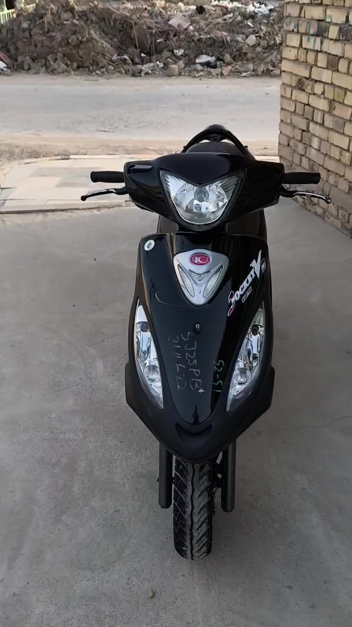 سلام عليكم دراجه كامكو في تو موديل 2013 دراجه تخبل وناشفه لخير ودراجة بعدهي جيس صاله سبوع من طالعه دراجه برغي مامفتوح بيه وما ملعوب بيه كله عل بلاد محرك 125دراجه مكفوله كفاله عامه من كلشي دراجه مامتعوبه ودراجه خير من الله سعر خاص او عله رقم ***********
