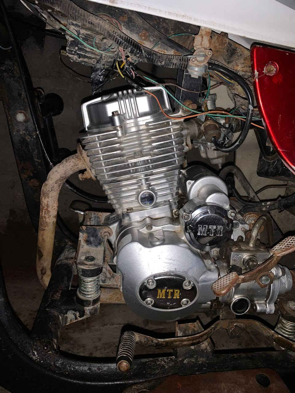 ستوتة امتي أر اوراق  موديل 2018
نظيفه مكفولة
شاصي ماكينة مكفولة اخت الجديدة 
العنوان البصرة الحيانية 
السعر . مليون وبيها مجال 
الرقم ***********
