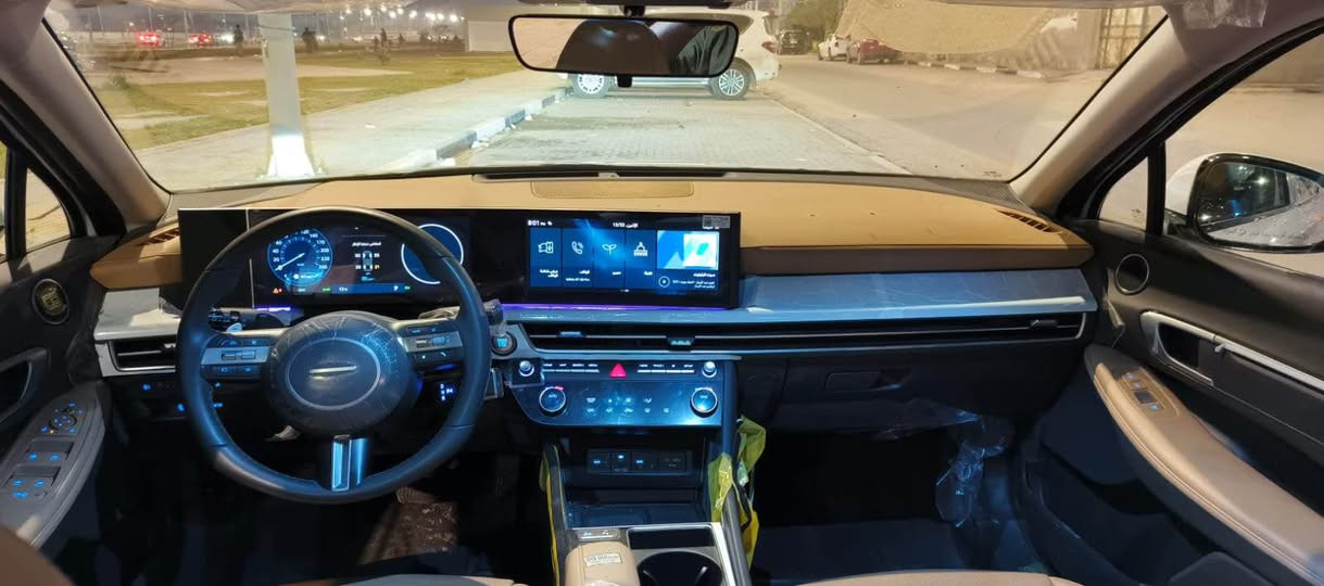 هونداي سوناتا هايبرد خليجي *2025* 
زيرو زيرو زيرو بالضمان وكالة هونداي العامة بانوراما فول مواصفات للاخير 1/1 شاشة متصلة جميع مواصفات الفول داخل جملي مميز رقم بغداد مرقمة وكاملة لوحات وسنوية مطلوبة الى المصرف الصناعي نظام مقترض و كفيل نفس البيت  بغداد.

السعر:خاص وتدلل
مكان السيارة البصرة.
للاسفسار: *********** البصرة, العراق
