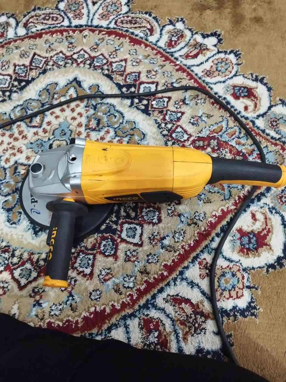 سلام عليكم كوسره نوع انجيكو باب اول مستخدمه مره واحده شاهد الله 2350 واط المكان كوت السعر 80 الف وبيهه مجال حك الجيه ***********
