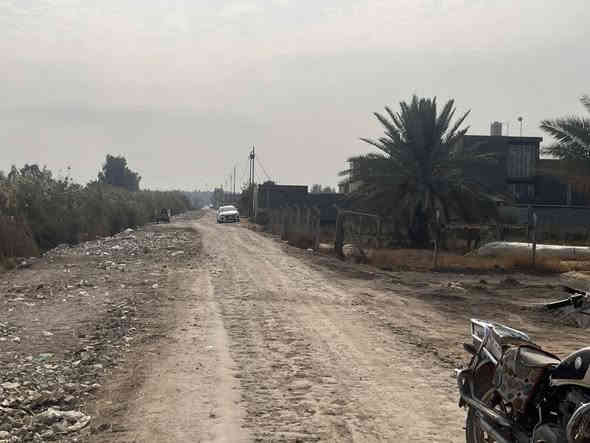 يا الله السلام عليكم دونم للبيع 
سند 25مداور مباشر بااسم المشتري دونم حلو وموجهه

يبعد عن الشارع الرابط بشارع 100 وشارع بزل حجي علي حوالي 500متر النزله تبليط مالته متوفر ماء وكهرباء 

الدونم يصلح سكن 🏡

ويصلح زراعه 

ويصلح مخزن 

شارع عرضه 14متر 

استسفار اكثر الاتصال على الرقم ***********
