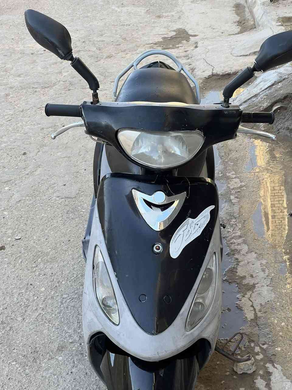 السلام عليكم ماكس منغولي كلها ختم واحد  بيها بدايه خيط تبخيرقليل 
الدراجه نهضه ومشي شغاله سلف هندر لايت اشاير قفل جنطه 
العنوان الناصريه مركز المدينه قرب الساهرون
السعر ب350وبيها مجال قليل 
***********ويتساب
