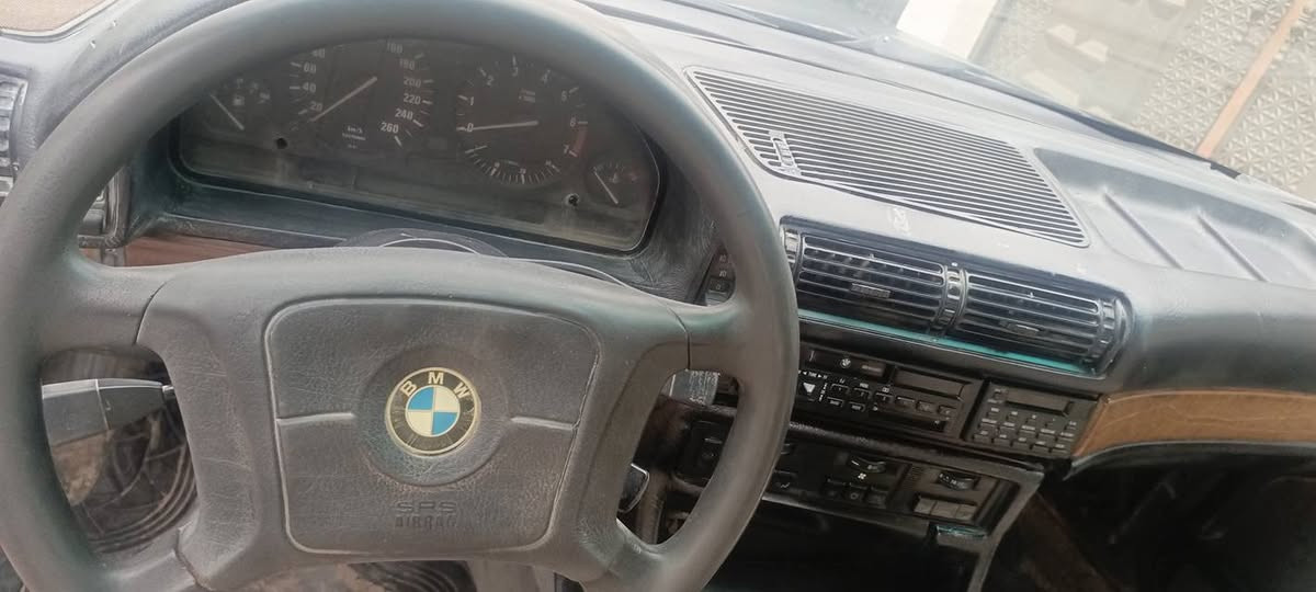 السلام عليكم للبيع بيم حجم ٧٣٠ رقم الأنبار محرك وكير عادي كهربايات شغاله سياره بلاديه تحتاج صبغ تايرات باتري جديد داخل نظيف ب٣٥ وبيه مجال بيع ومراوس مكاني بابل
***********
