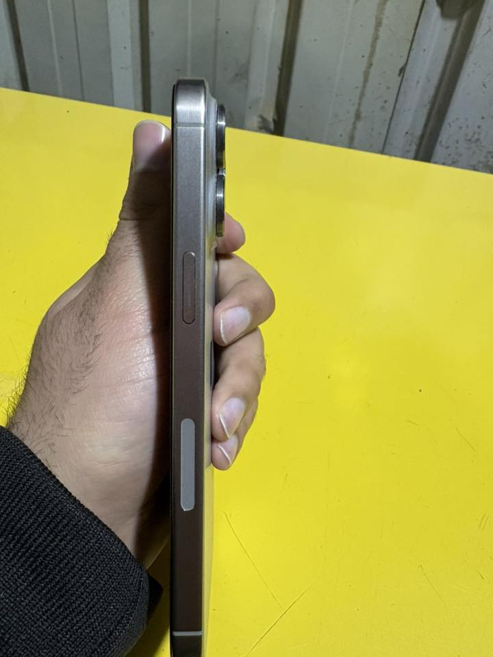 السلام عليكم
ايفون15برو ماكس
256
بطاريه96
الجهاز ممفتوح وتر
الجهاز امريكي اصل كارتونه كامله
الجهاز ايسم والايسم مالته عليه قيود يرادله فتح 
الجهاز كله شغال ونضيف 
بسعر775
مكاني الخالص
***********

***********
