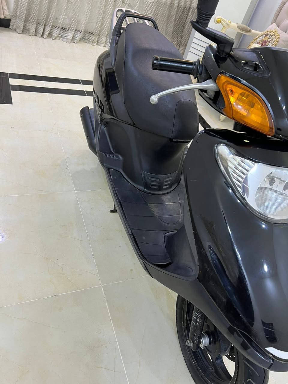 السلام عليكم دراجه سبيسي ياباني للبيع مكينه مفتوحه رايمر كهربائيات كله شغاله سلف هندر كله شغال قفل ستيرن قفل جنطة كله شغال مابيه أي نقص للستفسار اتصال على رقم هاتف فقط *********** مكان كوت خاجيه شارع ٤٠
