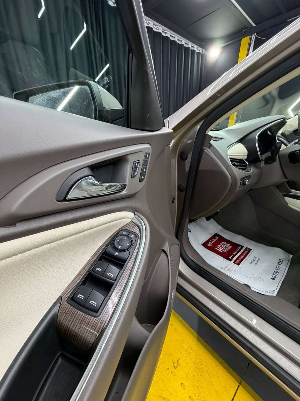 شوفرلیت مالیبو 2024 بریمیر
مواصفات بریمیر داخل کریمی اعلی فئە 
سیارە ماشیە ٢٦ الف حقیقی و کلش جدیدە 
اللون شامبانی و داخل کریمی و ساج ماکو اختها 

"مواصفات بریمیر فوول اعلی فئە 
بانوراما ،، بصمە ،، شاشە ئایباد کبیر گیچ الکترونی  ،، شغال یعنی تشغیل عن بعد ،، ئوتو ستارت ستوب ،، کشنات تدفئە تبرید و جلد ،، ستیرن هیتر ،، رادار امامی و خلفی و جانبی بریک کهربائی ،، دبل صالنصا ،، ویل کروم بیلادی ،، دبل گیر ،، کشنات کهربائی ،، کامیرا ،،  و بعد هوایە مواصفات ... 

سياره بیها بس قطعە وحدە صبوغ بدون دواخل بدون  ایرباگ باقی سیارە مکفولە من کلشی لا صبوغ و لا تبدیل و سیارە حیل حلوە و جدیدە تخبل ماشاالللە 
محرك و الگیر ما مفتوحە وبدون ای خلل بشرط الفحص کلشی علی وضع البلادی .. ✅

سنویە و الهزە جدیدە حتی 2031 تحویل و الوکالە بشرط نفس الیوم 
صدر و حدادیە بشرط جدیدە مابیها نقص ..
گیرو مکینە و الکهربائی بشرط بدون خلل ..

الاخوان سیارە مال بیت مابیها نقص ای شی جاهزە من کل نواحی الحمداللە .. 

سعر / ١٥٥ مجال بصیط لطیبین 
موبایل / ***********
مکان / سلیمانیە مرکز المدینە
