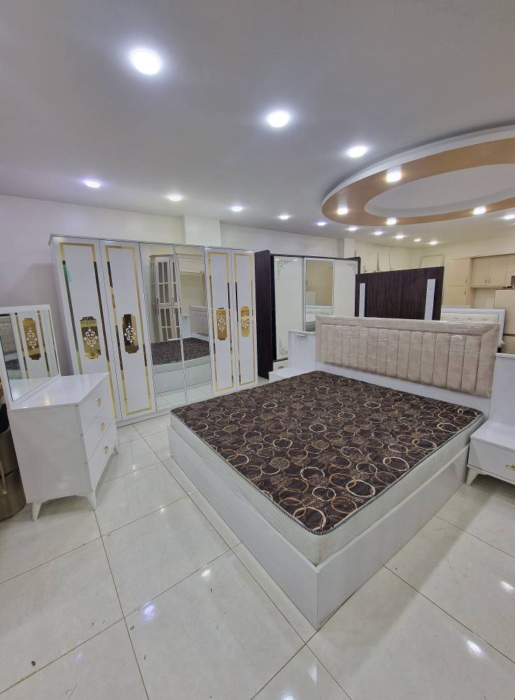 ژووری نوستنی 6 پارچەی تورکی 
زۆر جوان و تازە ماوەتەوە 
دۆشەکی زۆر باش و تازەی لەگەڵە 
سلێمانی /کانی سپیکە /پشت مزگەوتی تەبای 
گەیاندن هەیە
0772 517 79 19 السليمانية, العراق
