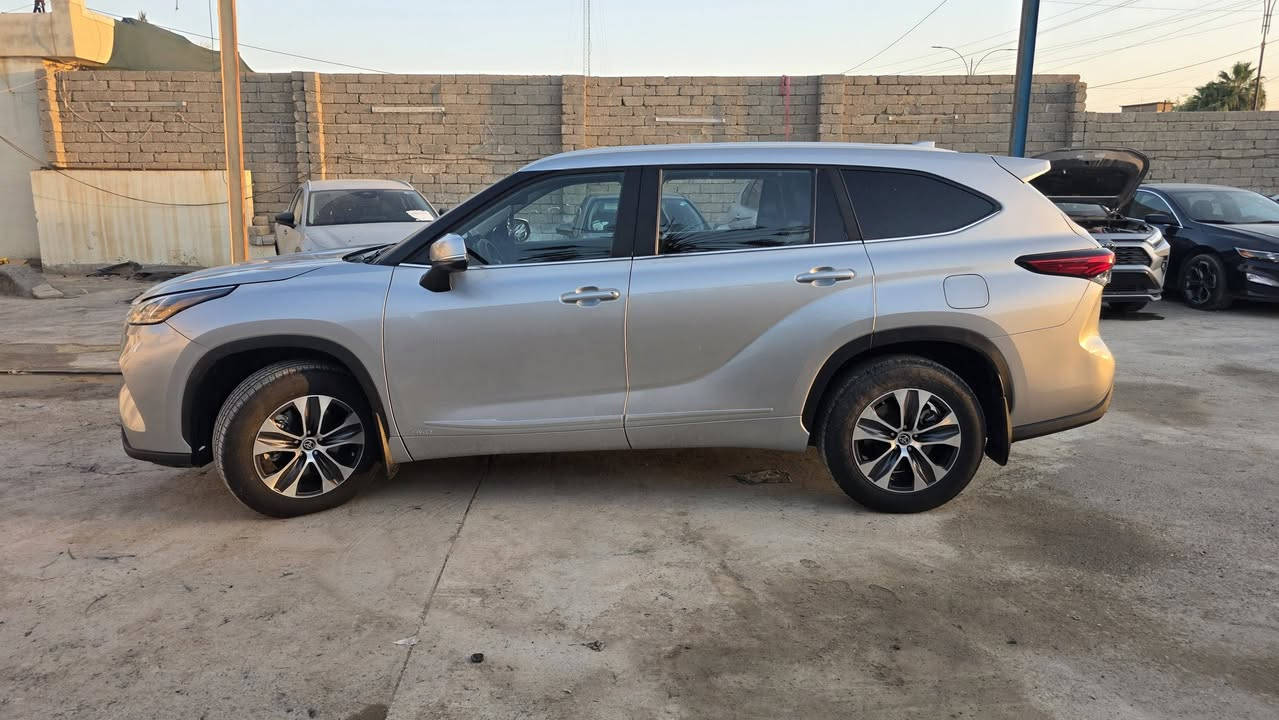 بسم الله الرحمن الرحيم 
تويوتا هايلندر هايبرد XLE 2023
2023 TOYOTA HIGHLANDER HYBRID XLE
رقم الشاصي 
5TDKBRCH9PS575262
تبديل دعامية فقط بدون دواخل شرط بدون صبغ
فول مواصفات 
فتحة سقف
تدفئ كشنات
كشنات خلفي منفصل

مرقم صلاح الدين  ثاني يوم تحويل
العنوان الشرقاط اجميلة 
للاستفسار اتصال او  واتساب 
***********
