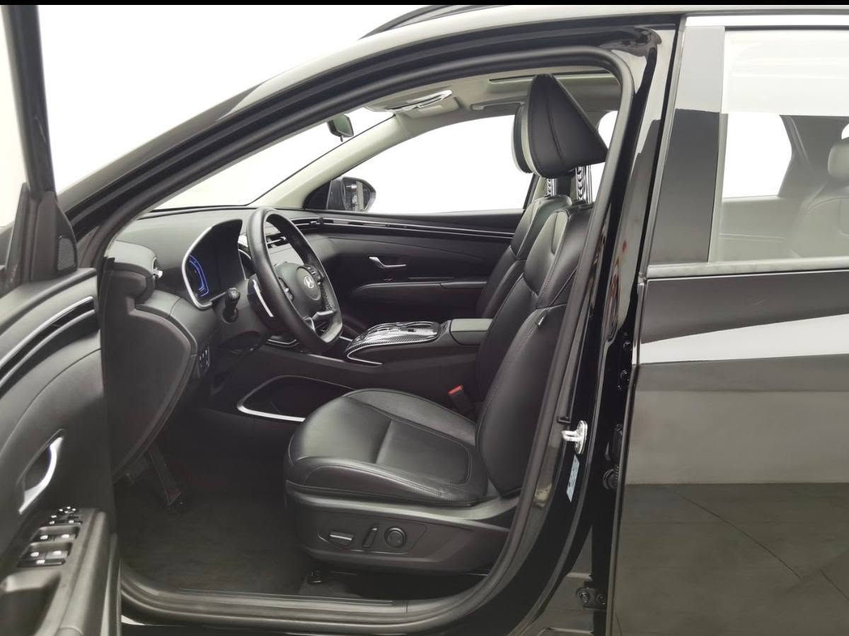🚗Hyundai Tucson 2023 1.5T DLX, traction avant
Gris argenté
Kilométrage : 56 000 km
Date d'immatriculation : juin 2024
État : peinture d'origine
Boîte de vitesses automatique
État du véhicule transparent
Vente en gros uniquement
Nous invitons les concessionnaires à établir une collaboration à long terme !


**إذا كنت صاحب هذا الإعلان وتريد حذفه لأي سبب، رجاءا أرسل رسالة إلى الدعم الفني**