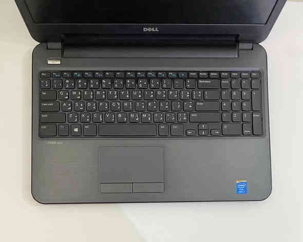 لابتوب Dell Latitude E3540

يشغّل: التصفح، برامج Office، الدراسة، تشغيل البرامج الخفيفة، مشاهدة الفيديو، والأعمال المكتبية اليومية.

المواصفات:

المعالج: Intel Core i3 — الجيل الرابع (فئة U)

الذاكرة (RAM): 8 GB DDR3 ― 1600MHz

التخزين: 320 GB HDD

كرت الشاشة: انتل 4 كيكا

الشاشة: 15.6″ — دقّة HD

الكيبورد: عربي / إنجليزي (ليزري)

إضافة: قارئ أقراص DVD

الهدايا والملحقات:
• حقيبة لابتوب
• شاحن أصلي
• ماوس
• ماوس باد
• تغليف احترافي (بابلز + كرتون للحماية التامة)

الضمان والخدمات:
• فحص عند الاستلام مع المندوب
• ضمان 7 أيام بعد الاستلام
• نفحص ونرتّب الجهاز قبل الإرسال
• تنصيب ويندوز وبرامج حسب الطلب (بقيمة إضافية إن طلب العميل)

السعر: 140,000 دينار

التوصيل متوفر إلى جميع محافظات العراق

للطلب والاستفسار (واتساب متوفر):
*********** – ***********
